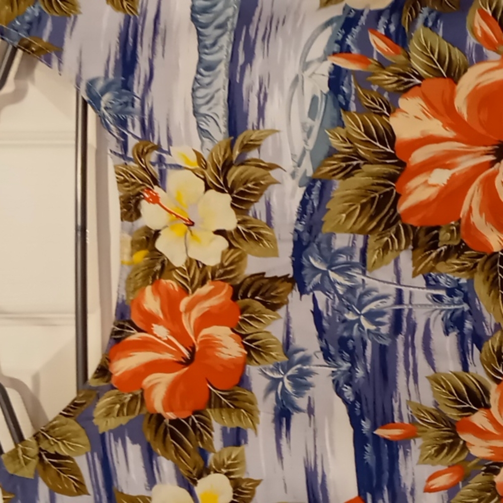 Kona Malia Hawaiian dress XL but runs small - Picture 5 of 6